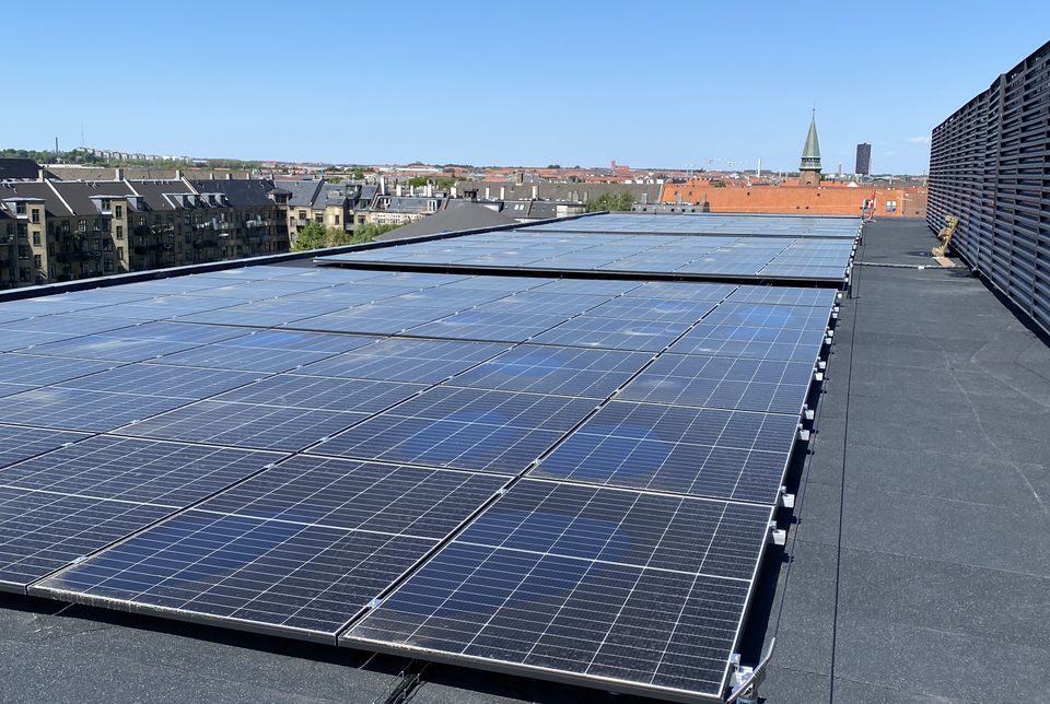 Solceller på taget kræver dokumentation – også for brand, fugt og statik